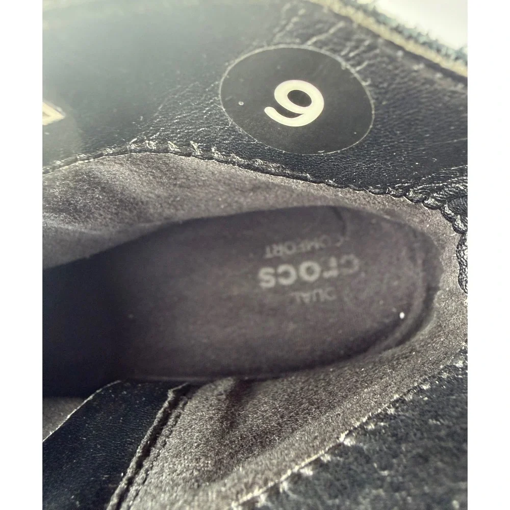 Crocs Leigh Black Suede Zip Up Wedge Dual Comfort Ankle Bootie Boots‎ Sz 9